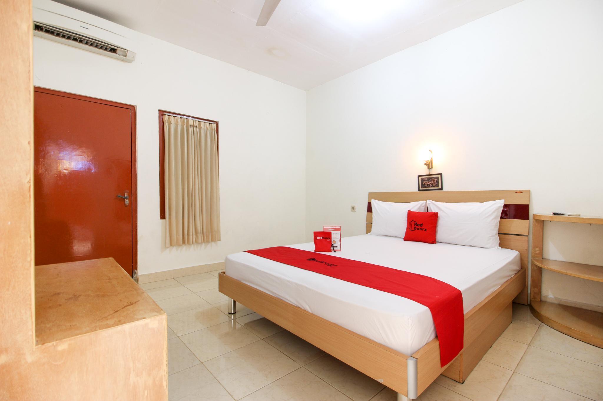 Reddoorz Syariah At Jalan Menteri Supeno Yogyakarta Exterior foto