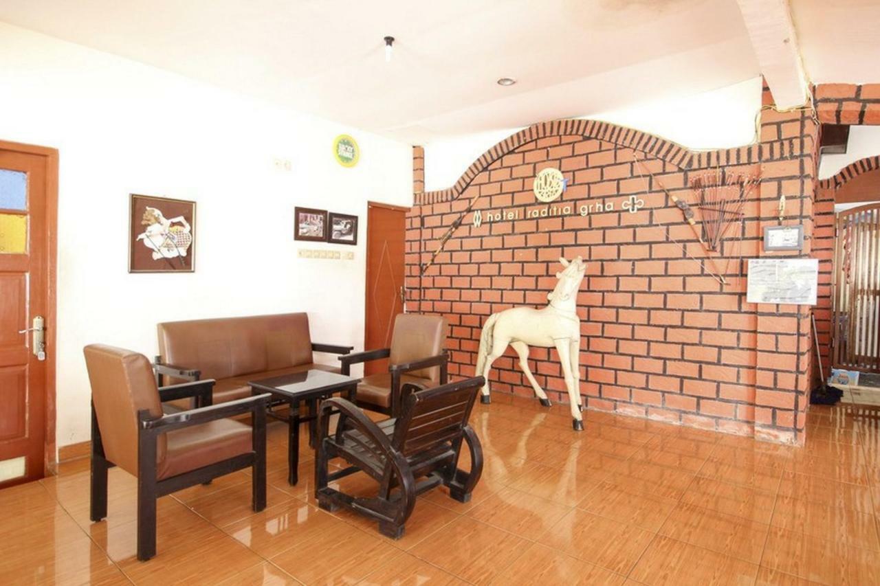 Reddoorz Syariah At Jalan Menteri Supeno Yogyakarta Exterior foto